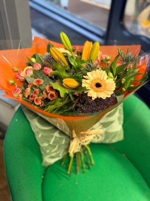Florist choice mixed autumnal handtied