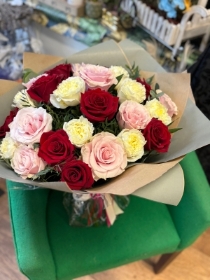 25 mixed rose handtied bouquet