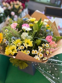 Country feel floral handtied bouquet